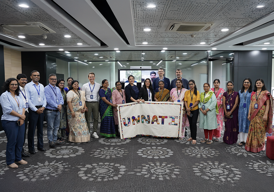 useful description of image if informative and not decoration only.